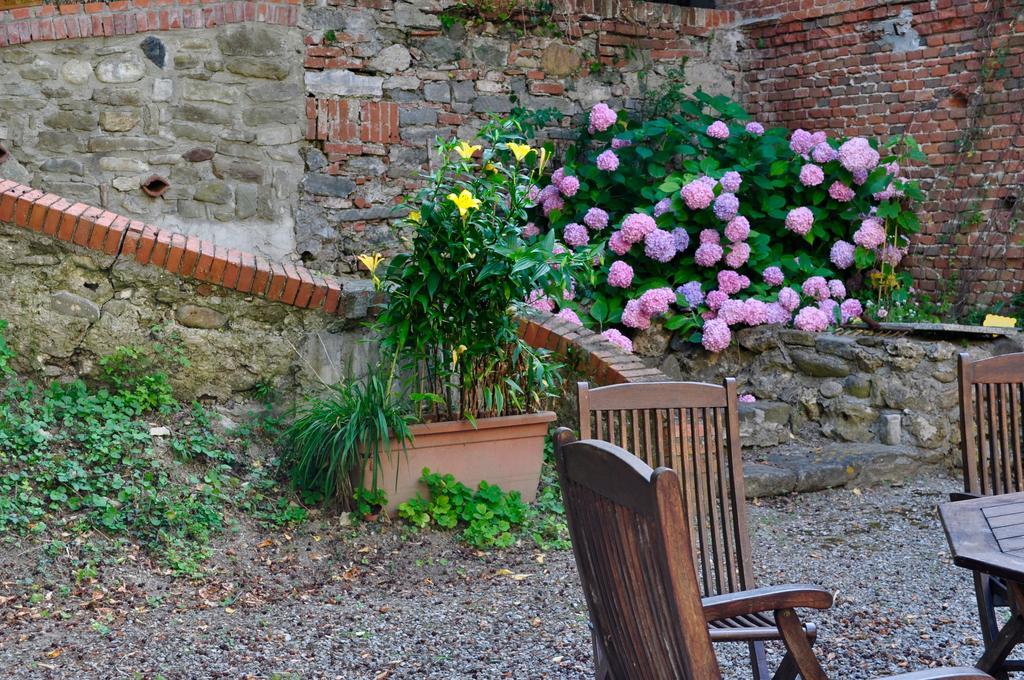 Le Macine Relais Bed & Breakfast Cairo Montenotte Exterior photo